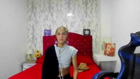 Snapshot of alejandra_james chatting on April 14, 11:05 am ALEJANDRA JAMES online show from April 14, 11:05 am