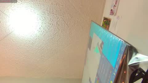 Snapshot of alejandra_martinss chatting on June 10, 12:37 pm alejandra martins online show from June 10, 12:37 pm