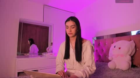 alejandraaa_ online show from September 28, 2:39 am