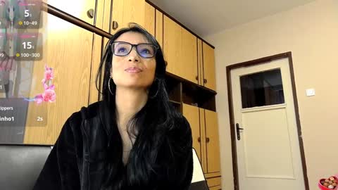 Snapshot of alejandracherry_ chatting on January 6, 1:08 pm Alejandra online show from January 6, 1:08 pm