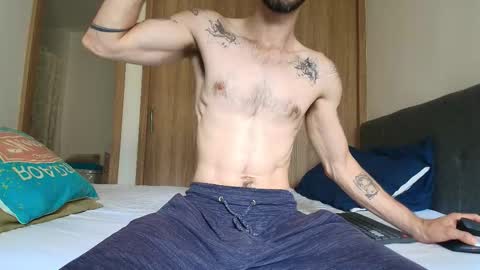 Snapshot of alejandro_bigcock chatting on February 9, 2:43 pm Alejandro Hernndez online show from February 9, 2:43 pm