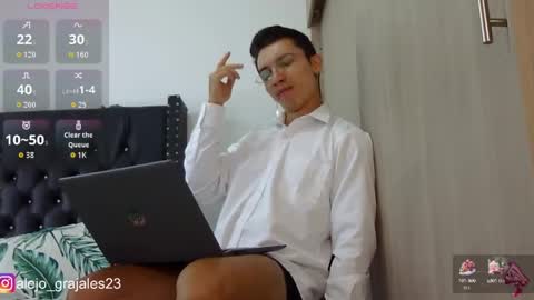 Snapshot of alejandro_g23 chatting on October 3, 9:12 pm Alejo online show from October 3, 9:12 pm