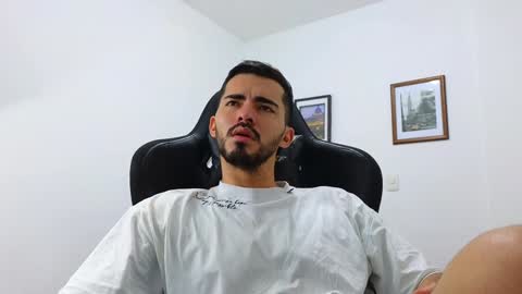 alejandroo_7 online show from December 25, 11:53 pm