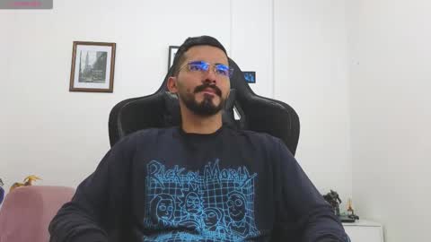 alejandroo_7 online show from October 24, 4:25 pm