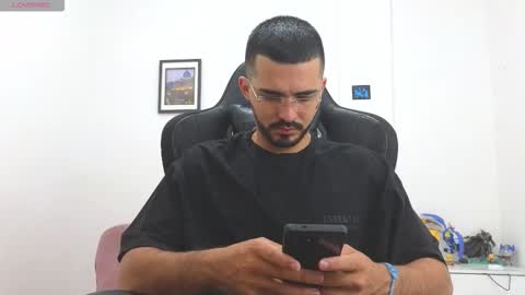 alejandroo_7 online show from January 9, 6:42 pm