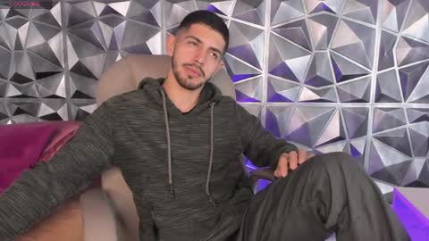 Alejo  online show from March 29, 8:14 am