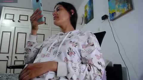 Snapshot of alejaxxxhot chatting on November 24, 2:00 am alejaxxxhot online show from November 24, 2:00 am