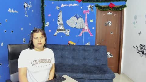 Snapshot of alejita_smithh chatting on February 4, 12:22 pm zoe and Kataleya online show from February 4, 12:22 pm