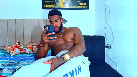 alejo_21cm online show from January 16, 4:38 am