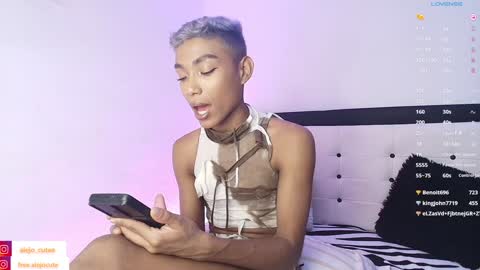 alejo_cute online show from December 9, 11:56 pm