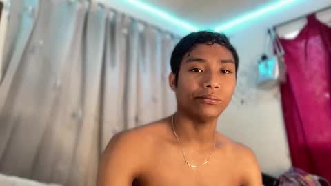 alejo_cute online show from May 24, 3:39 pm