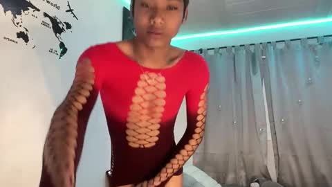 Snapshot of alejo_cute chatting on May 27, 1:52 pm alejo_cute online show from May 27, 1:52 pm