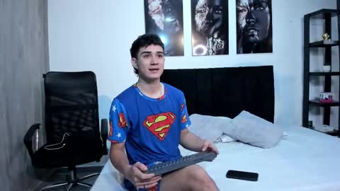 alejo_gray1 online show from January 8, 1:02 pm