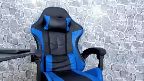 Snapshot of alejo_peverell chatting on February 13, 8:27 pm alejo peverell online show from February 13, 8:27 pm