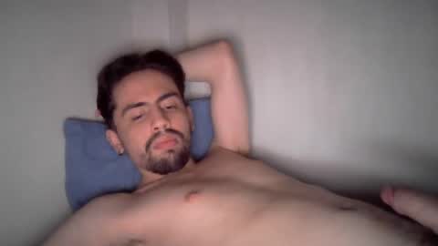 alejo_shy online show from December 17, 7:40 am
