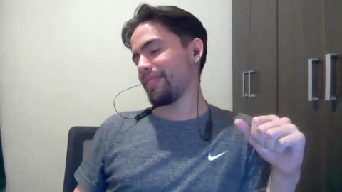 alejo_shy online show from December 18, 5:48 am