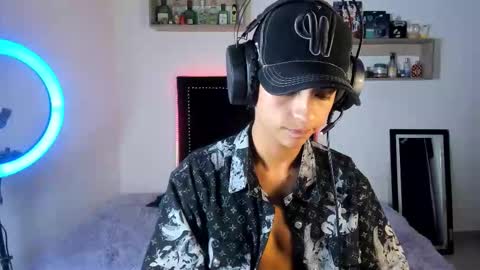 Snapshot of alejoo_storms chatting on December 16, 4:06 am alejo online show from December 16, 4:06 am