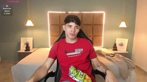 ALejoo Saenz online show from April 16, 6:03 am