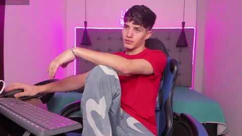 ALejoo Saenz online show from April 20, 4:32 pm