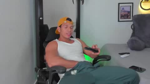 alejostrong online show from February 14, 1:45 am