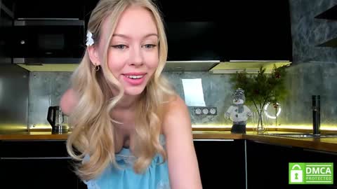 Snapshot of aleksa_cutie chatting on January 3, 9:36 am Next stream - 2 dec - online show from January 3, 9:36 am