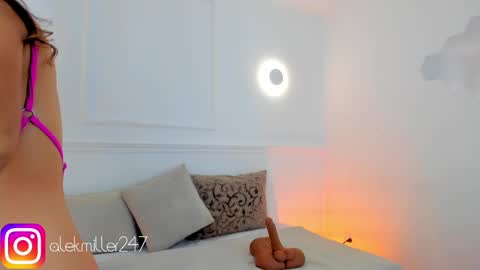 Snapshot of aleksandra_miller chatting on March 7, 12:23 pm Aleksandra online show from March 7, 12:23 pm