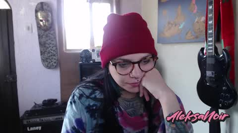 Snapshot of aleksanoir chatting on February 4, 3:15 pm AleksaNoir online show from February 4, 3:15 pm