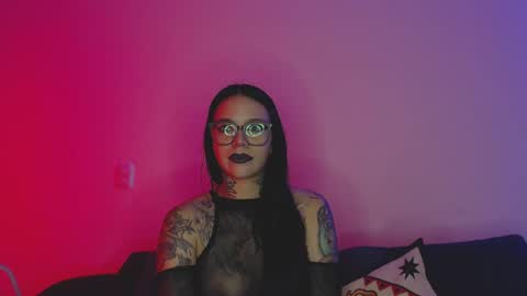 Snapshot of aleksanoir chatting on May 12, 3:53 pm AleksaNoir online show from May 12, 3:53 pm