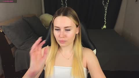 Alena online show from January 31, 4:27 pm