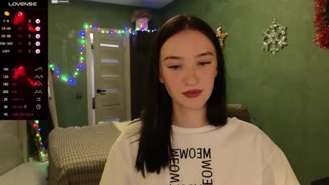 Snapshot of alena_navi chatting on December 6, 8:07 pm Alena online show from December 6, 8:07 pm