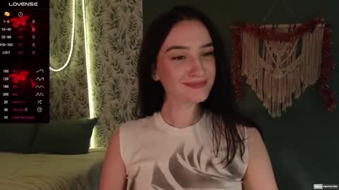 Snapshot of alena_navi chatting on December 27, 5:05 pm Alena online show from December 27, 5:05 pm