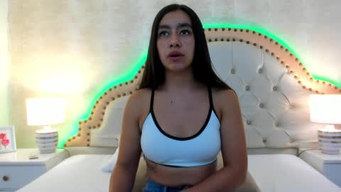Snapshot of alenacoleman chatting on May 22, 12:00 pm ALENA online show from May 22, 12:00 pm