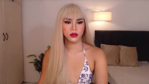 alenajones online show from December 2, 10:12 pm