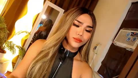 alenajones online show from April 29, 8:07 am