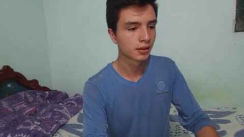 Snapshot of aleo_011 chatting on December 2, 3:15 am Alejandro online show from December 2, 3:15 am