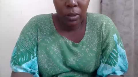 Noreen Kennth and Emilly online show from May 19, 6:25 pm