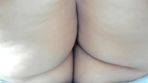 Snapshot of aleshka_clark chatting on February 19, 7:32 pm Aleshka Clark online show from February 19, 7:32 pm