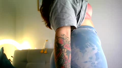 QUEEN OFF MILk  IM BACK  15 NOV online show from May 29, 10:08 pm