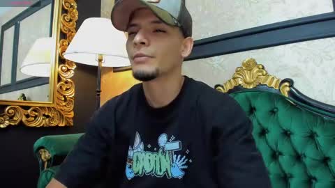 Snapshot of aless_king chatting on April 22, 7:48 pm Alessandro King online show from April 22, 7:48 pm