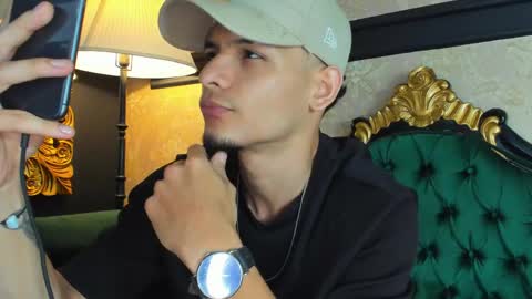 Snapshot of aless_king chatting on May 9, 12:05 am Alessandro King online show from May 9, 12:05 am