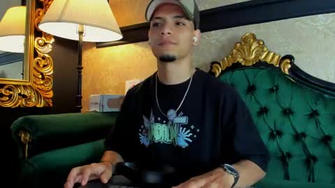 Snapshot of aless_king chatting on May 13, 7:55 pm Alessandro King online show from May 13, 7:55 pm