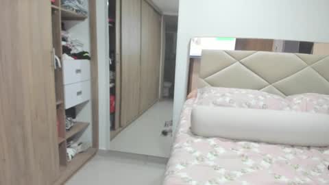 Snapshot of alessa_m71 chatting on December 27, 10:59 pm Alessa Moreno online show from December 27, 10:59 pm