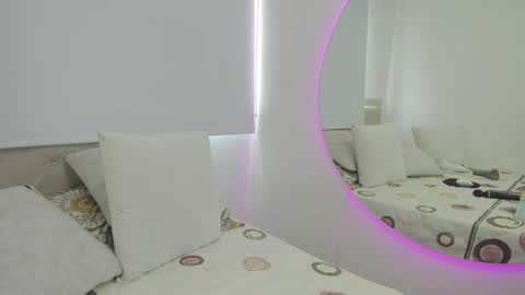 Snapshot of alessa_m71 chatting on January 21, 5:41 pm Alessa Moreno online show from January 21, 5:41 pm