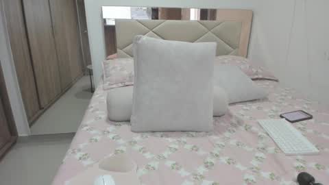 Snapshot of alessa_m71 chatting on October 8, 4:04 pm Alessa Moreno online show from October 8, 4:04 pm