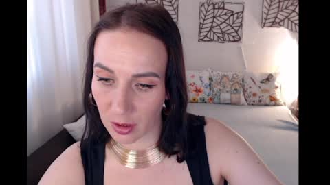 Snapshot of alessandra_foxy chatting on May 26, 3:19 pm Sandra online show from May 26, 3:19 pm