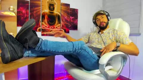 ALESSANDRO  WYE online show from January 18, 8:41 am