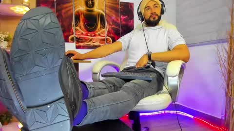 ALESSANDRO  WYE online show from January 26, 8:25 am