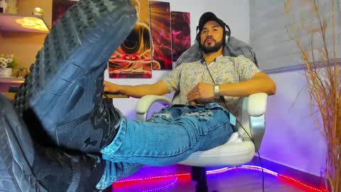 ALESSANDRO  WYE online show from January 29, 7:36 am