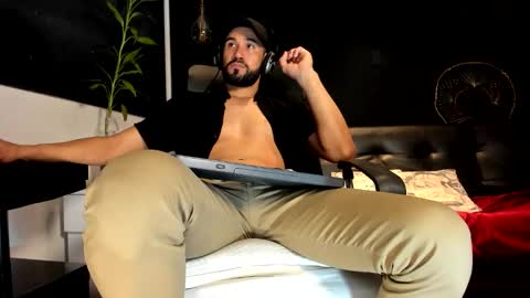 ALESSANDRO  WYE online show from November 20, 2:01 am