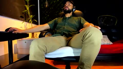 ALESSANDRO  WYE online show from February 24, 6:11 am